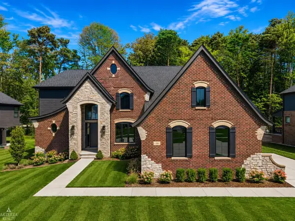 11891 Ovation CT, ShelbyTwp, MI 48315