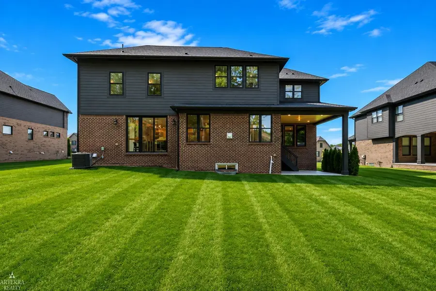 11891 Ovation CT, Shelby, MI 48315 - #2