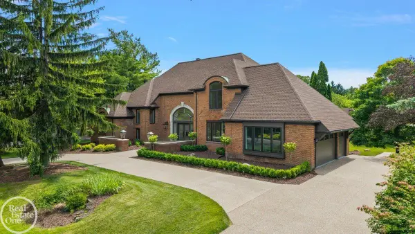 4585 Kiftsgate BND, BloomfieldHills, MI 48302