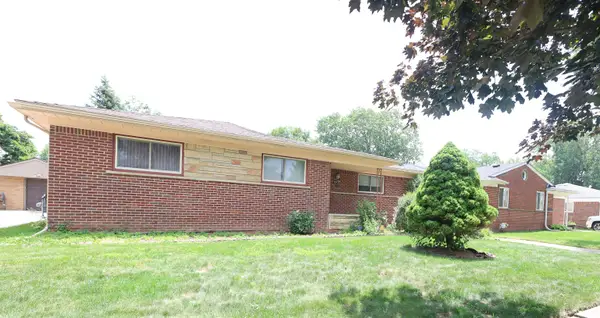 23700 Radclift ST, OakPark, MI 48237
