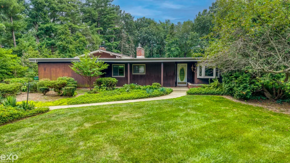 5280 Brookside Dr DR, Utica, MI 48316 - #1