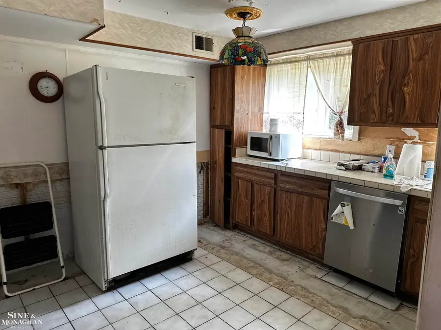 8476 Doncaster  DR, Sterling Heights, MI 48312 - #3