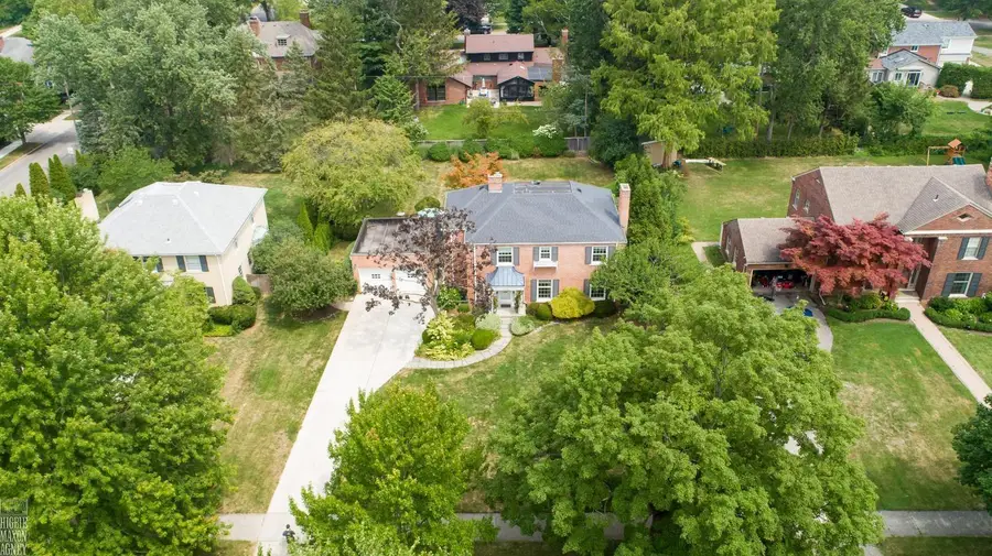 1024 Buckingham RD, Grosse Pointe Park, MI 48230 - #2