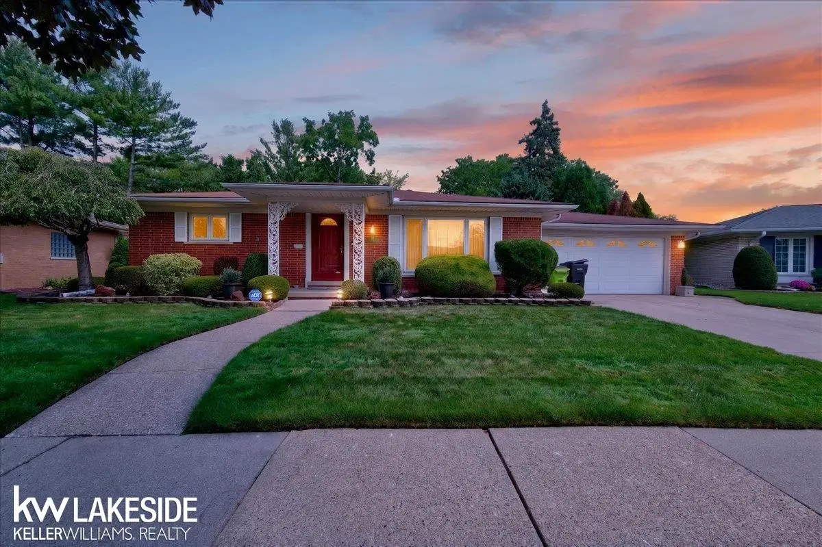 19427 Candlelight DR, Roseville, MI 48066 - #1