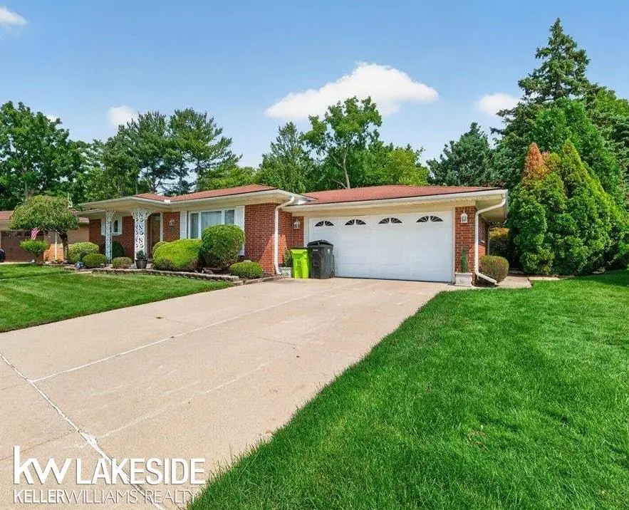 19427 Candlelight DR, Roseville, MI 48066 - #3