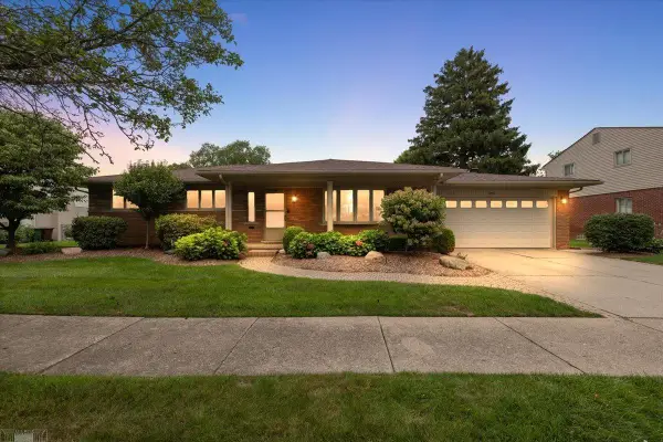 560 S Rosedale CT, GrossePointe, MI 48236