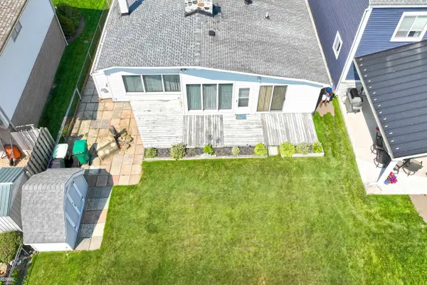 37854 Lakeshore DR, HarrisonTownship, MI 48045