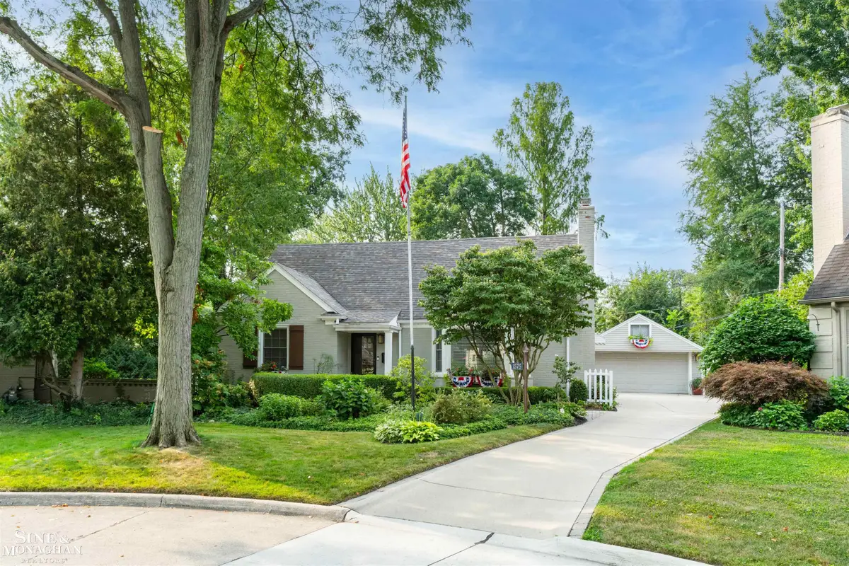 1575 FORD CT, Grosse Pointe Woods, MI 48236 - #1
