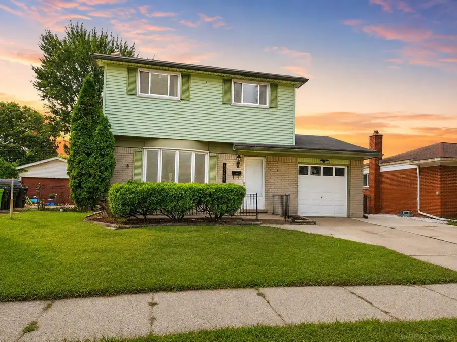 30605 Hennigan  ST, Roseville, MI 48066 - #2
