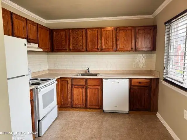 8735 Sterling, Center Line, MI 48015 - #2