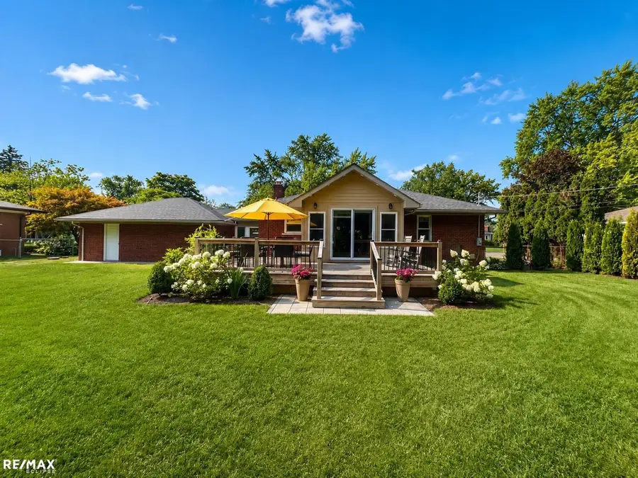 22231 Grossedale ST, Saint Clair Shores, MI 48082 - #2