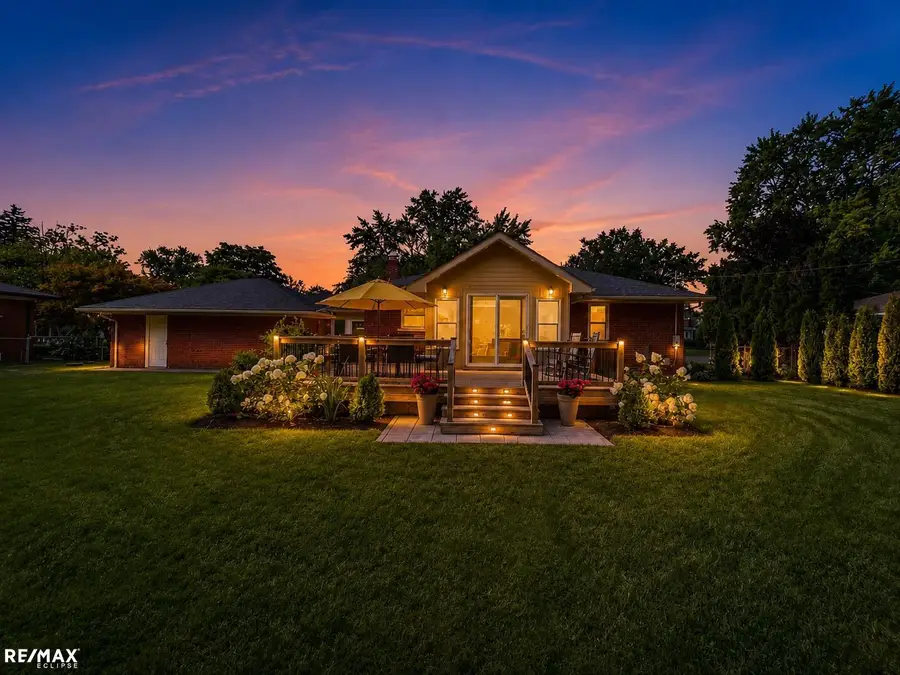 22231 Grossedale ST, Saint Clair Shores, MI 48082 - #3