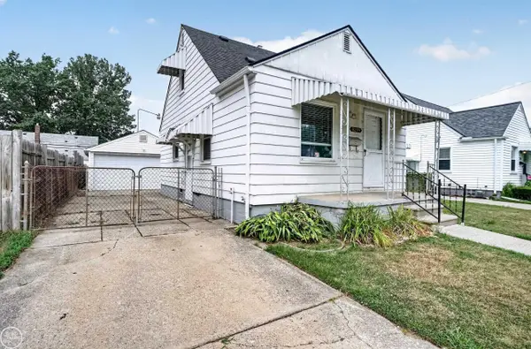 8299 Superior AVE, CenterLine, MI 48015
