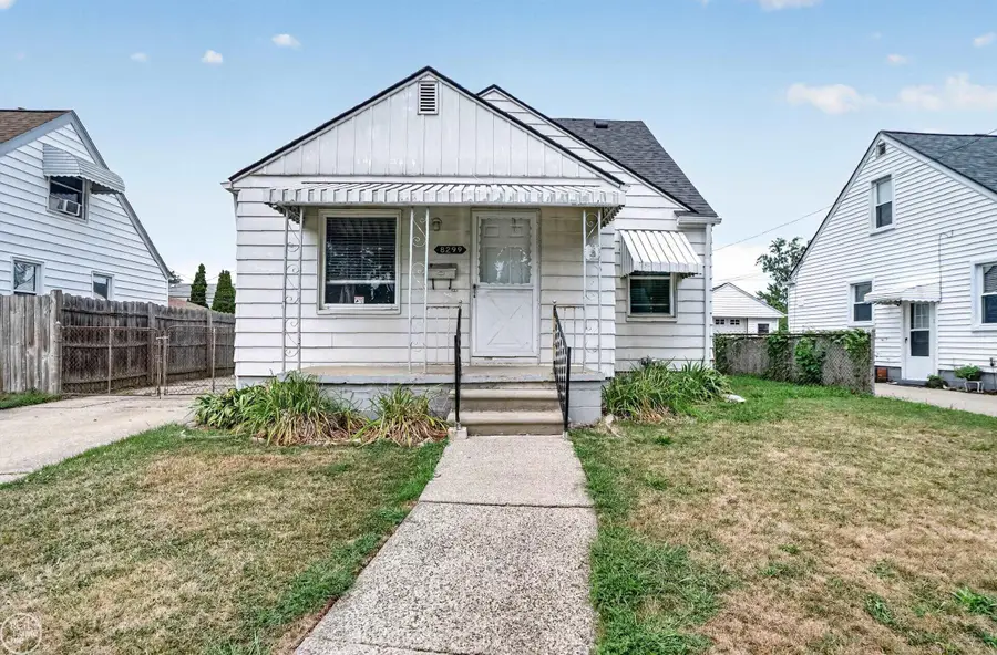 8299 Superior AVE, Center Line, MI 48015 - #2