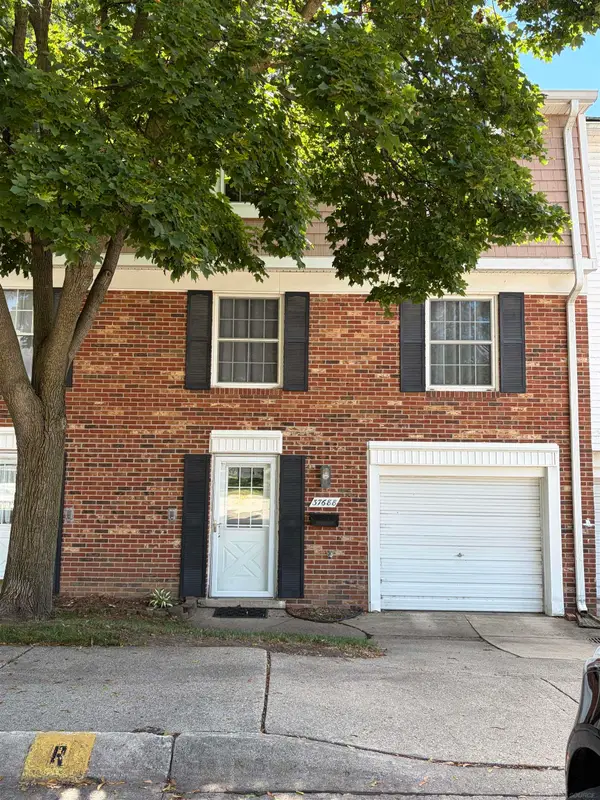 37688 Charter Oaks BLVD, ClintonTownship, MI 48036