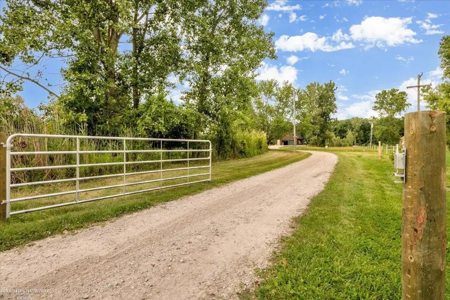 8828 Meskill STS, Columbus, MI 48063 - #2