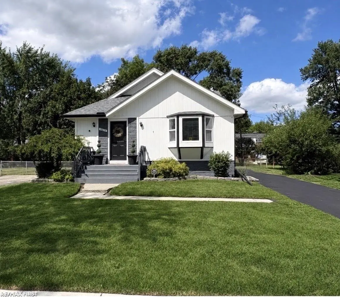 16655 Admiral ST, Fraser, MI 48026 - #1