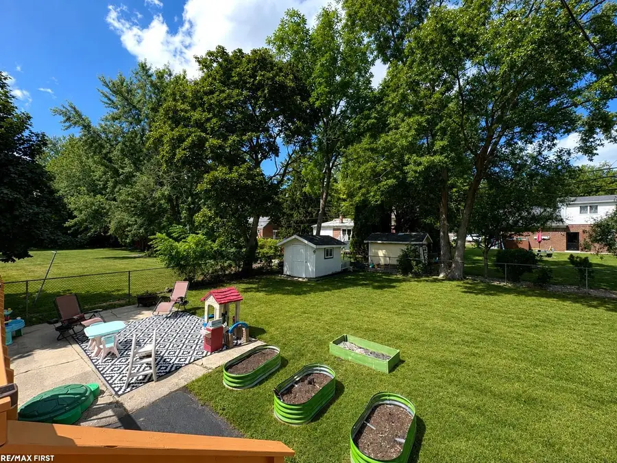 16655 Admiral ST, Fraser, MI 48026 - #3