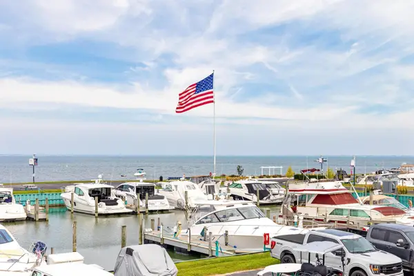 65 Sea Ray BLVD, HarrisonTownship, MI 48045