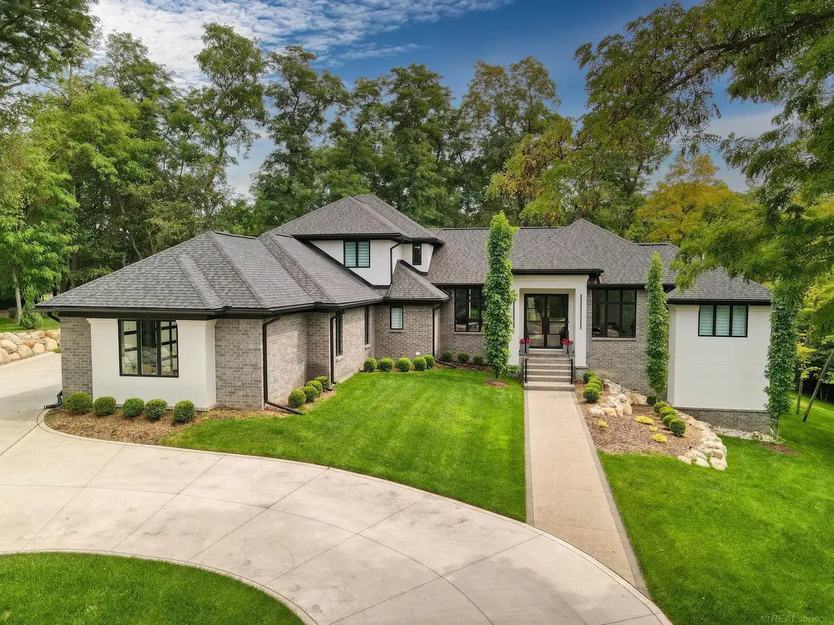 521 Iroquois CT, Oxford, MI 48371 - #1
