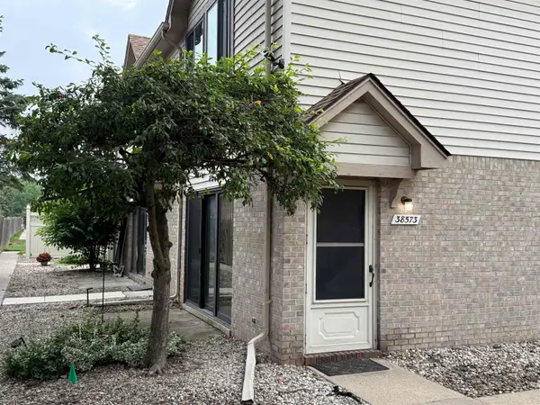 38573 Wellington DR, ClintonTownship, MI 48036