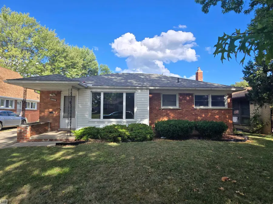 28830 Garfield ST, Roseville, MI 48066 - #2