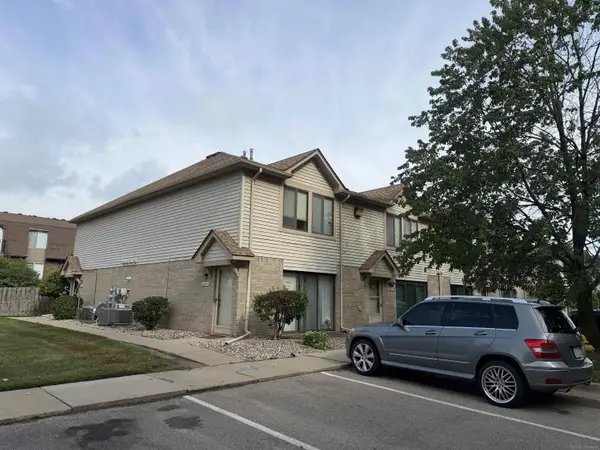 38589 Wellington DR, ClintonTownship, MI 48036