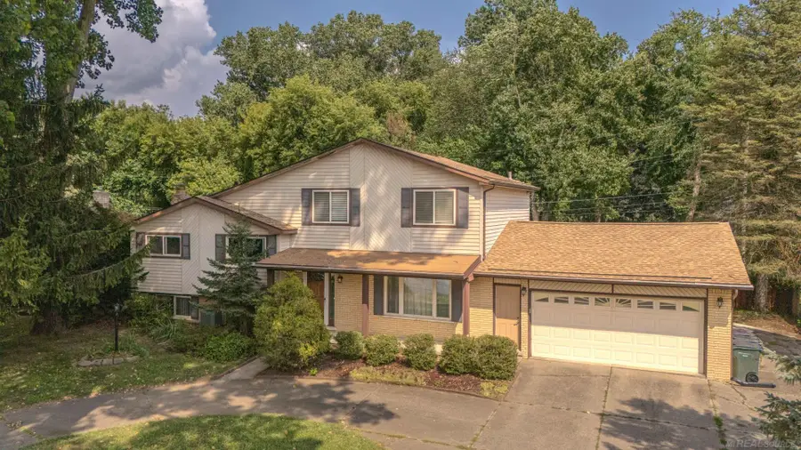 53346 Ruann DR, Shelby, MI 48316 - #2