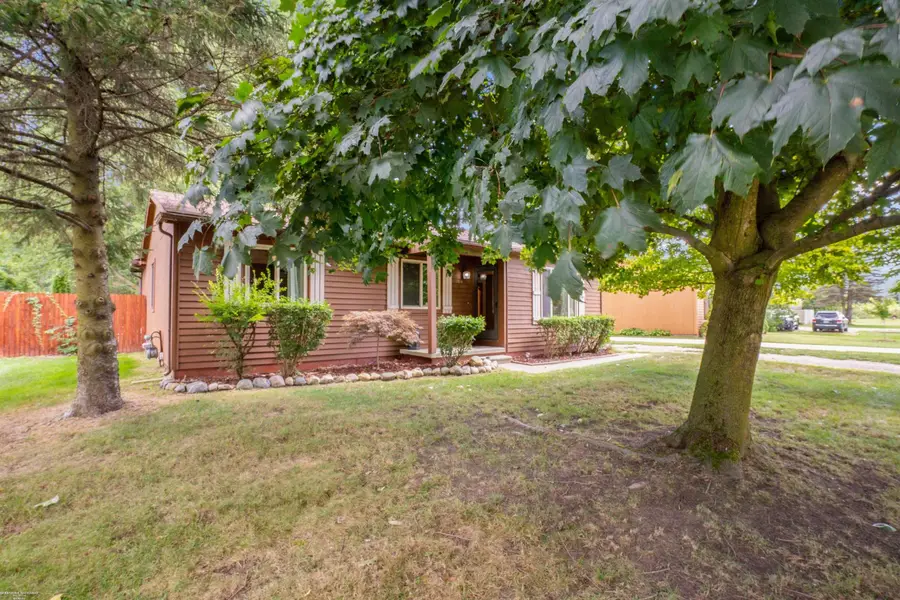 1510 Allen RD, Kimball, MI 48074 - #2
