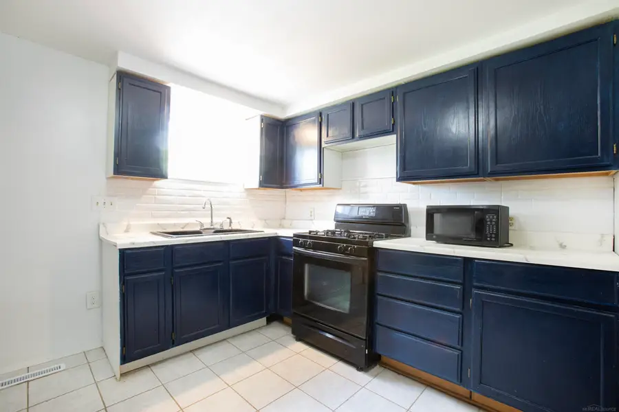 2636 Henry ST, Port Huron, MI 48060 - #2