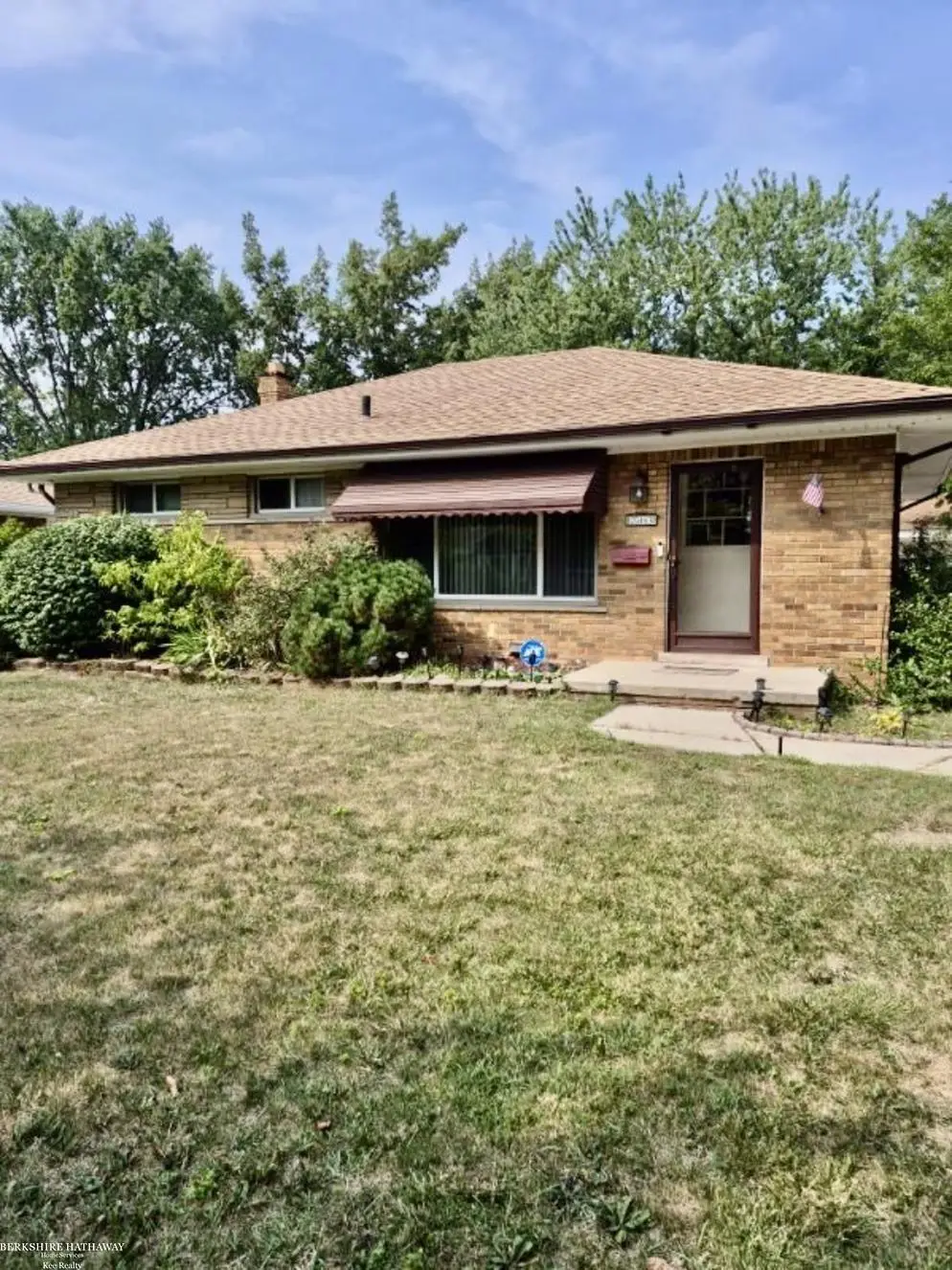 20443 Fleetwood DR, Harper Woods, MI 48225 - #1