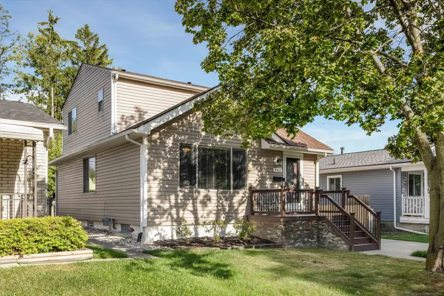 342 N Marias AVE, Clawson, MI 48017 - #2