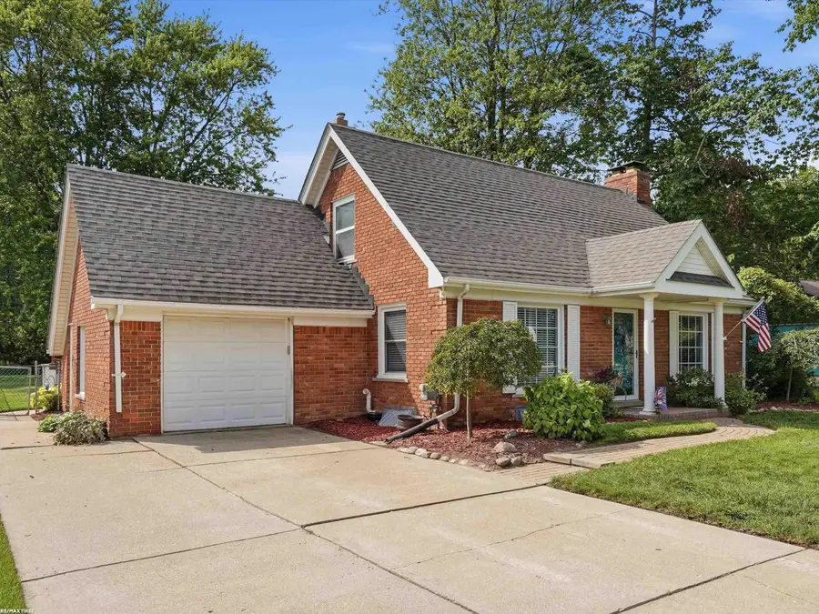 39775 Memory LN, Harrison, MI 48045 - #2