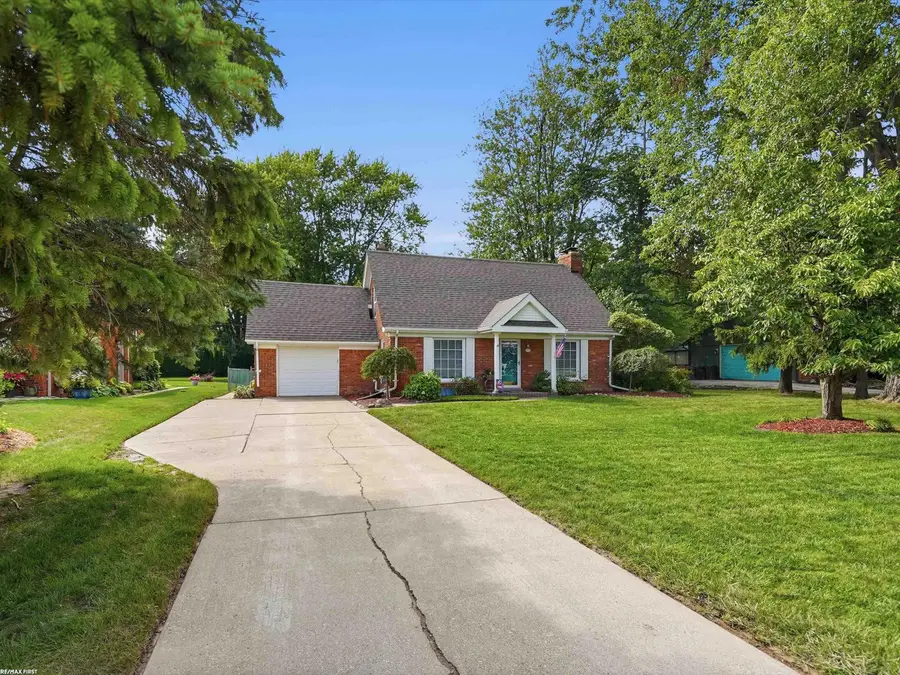 39775 Memory LN, Harrison, MI 48045 - #3