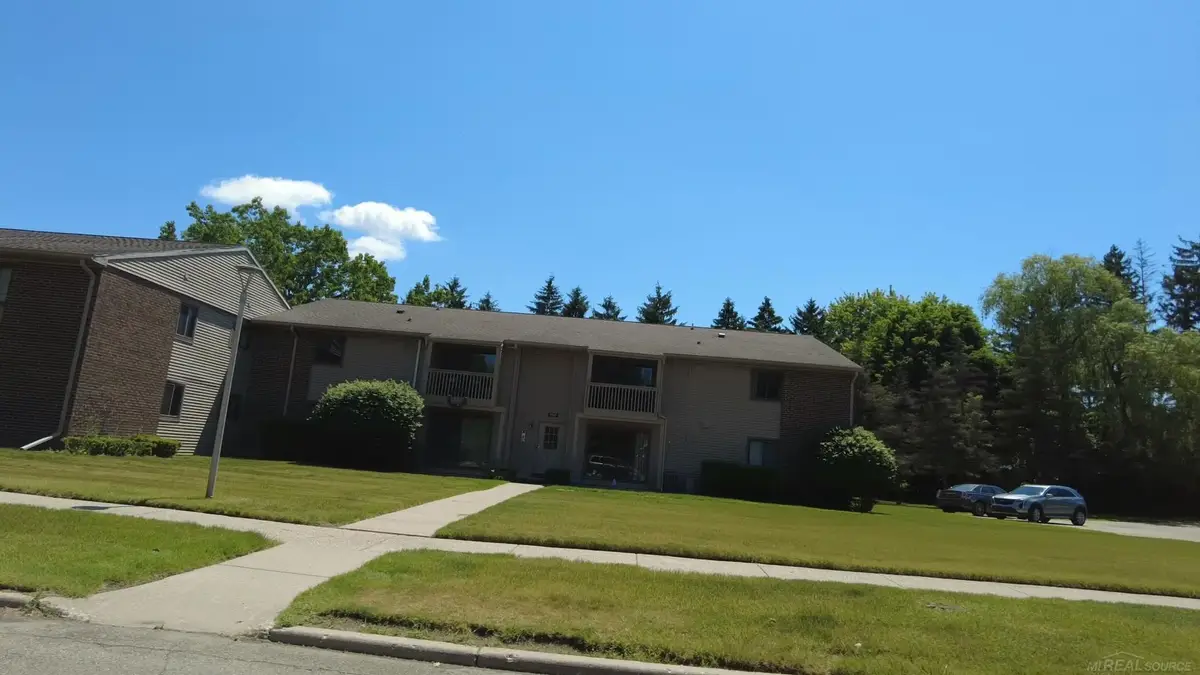 5400 Maple Ridge, Haslett, MI 48840 - #1