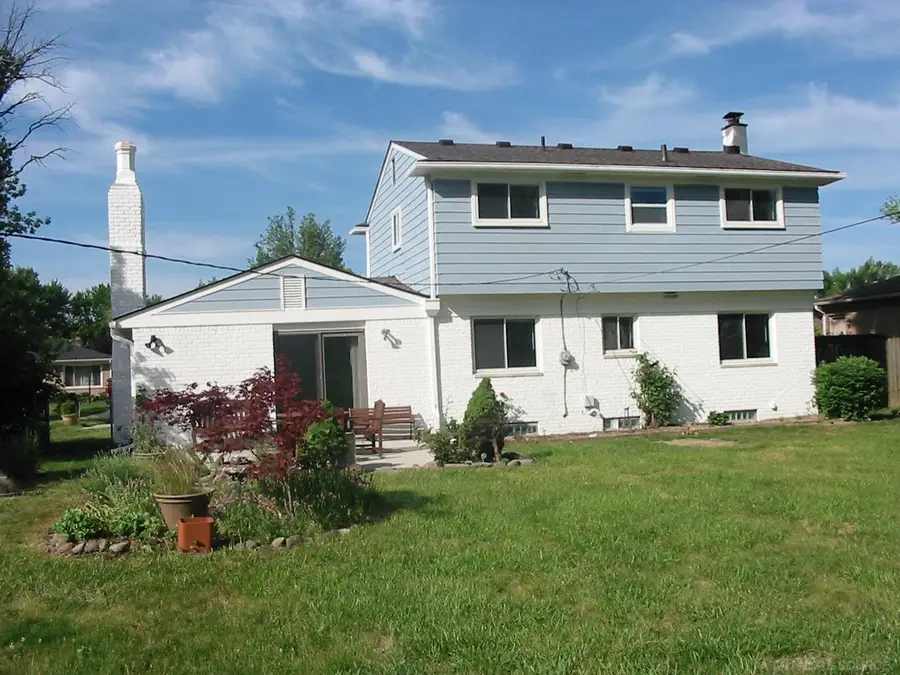 23909 Talbot  ST, Saint Clair Shores, MI 48082 - #3