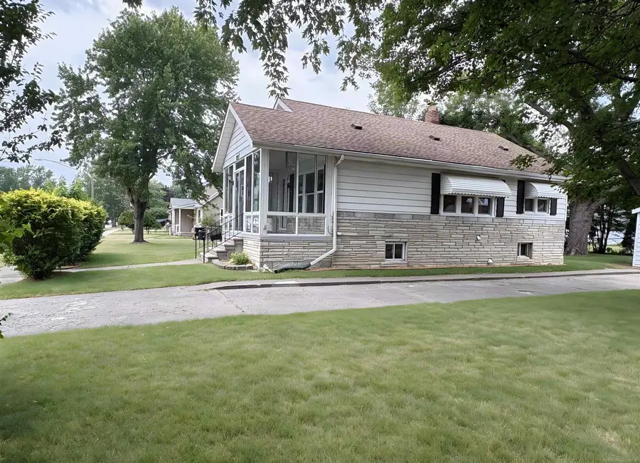 29044 Hillview ST, Roseville, MI 48066 - #2