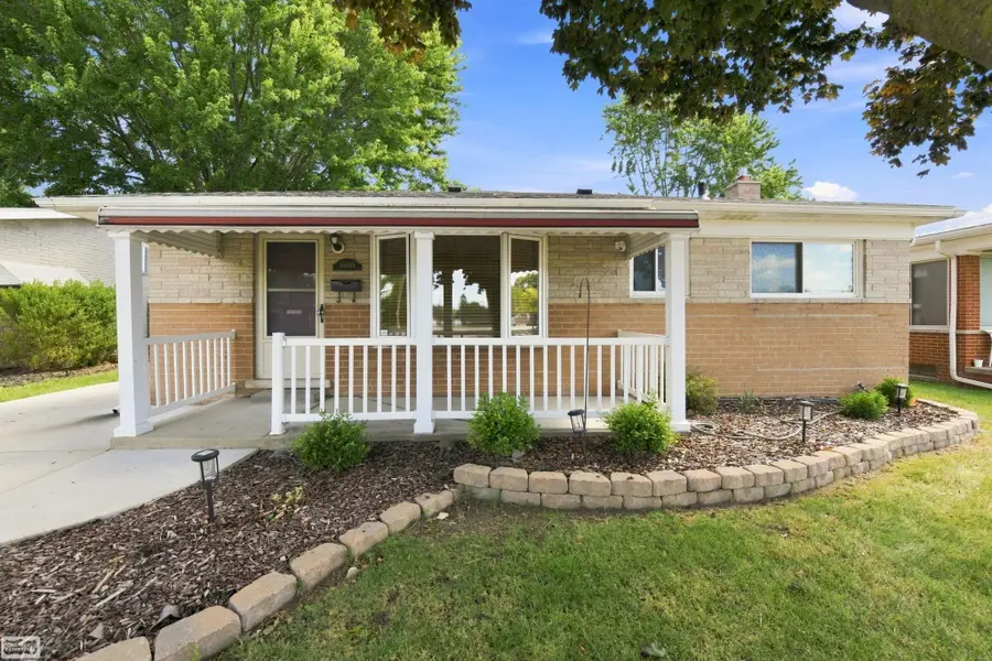 30648 Calahan ST, Roseville, MI 48066 - #2