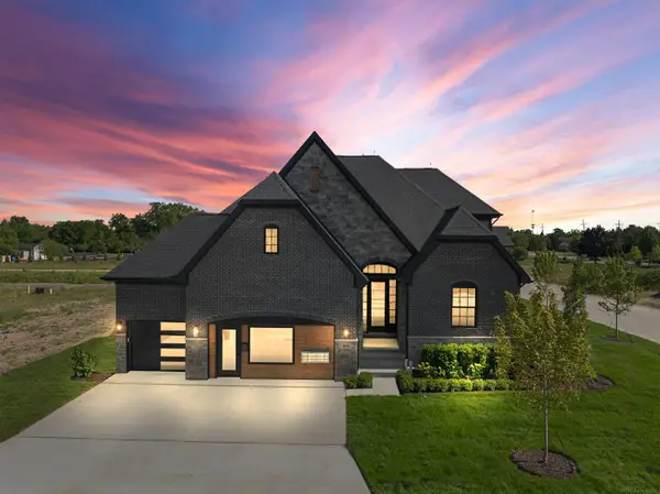 4140 Blossom DR, SterlingHeights, MI 48314
