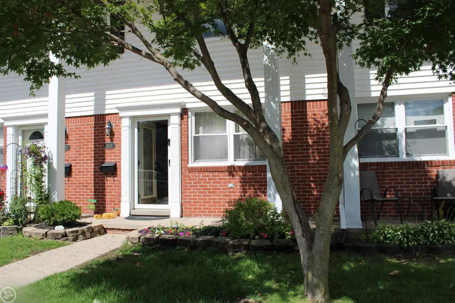 45731 Kensington, Utica, MI 48317 - #2