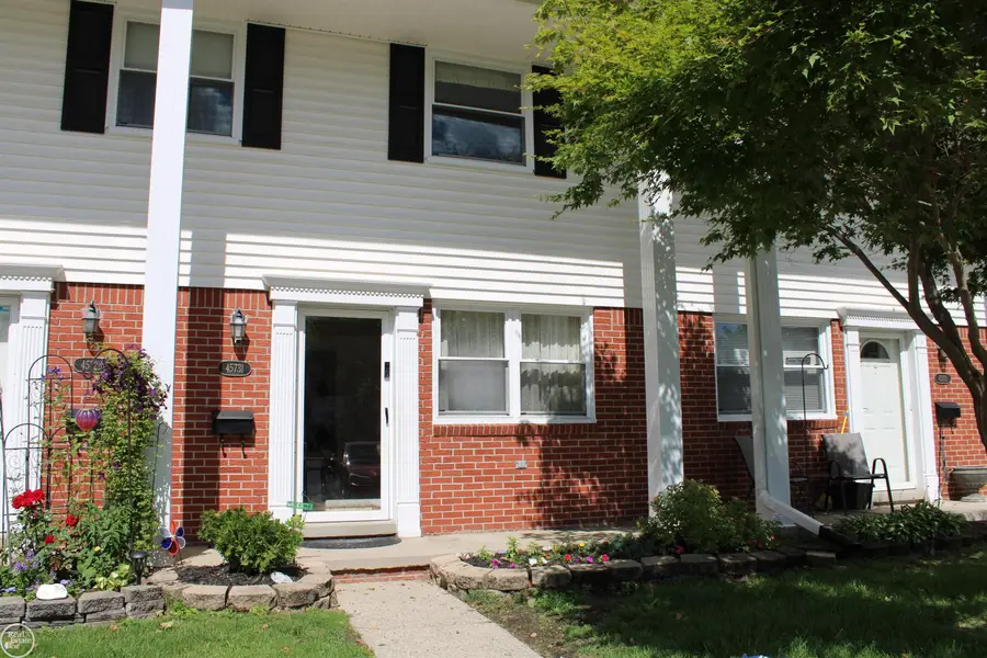 45731 Kensington, Utica, MI 48317 - #3