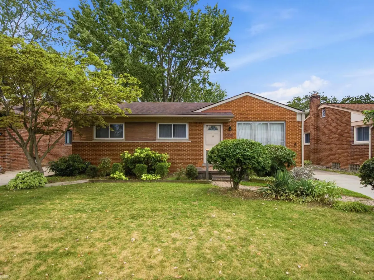 32512 New York ST, Saint Clair Shores, MI 48082 - #1