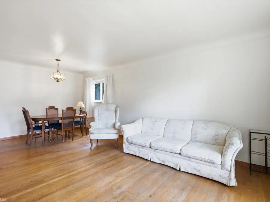 32512 New York ST, Saint Clair Shores, MI 48082 - #2