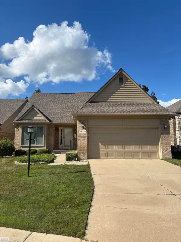 16371 Paint Creek CIR, Macomb, MI 48042