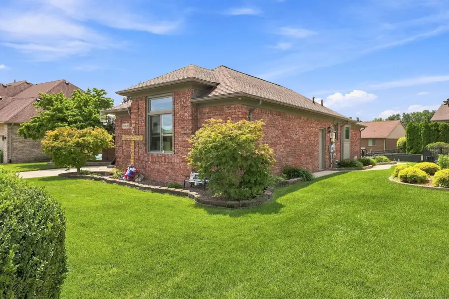47641 Beacon Square, Macomb, MI 48044 - #2