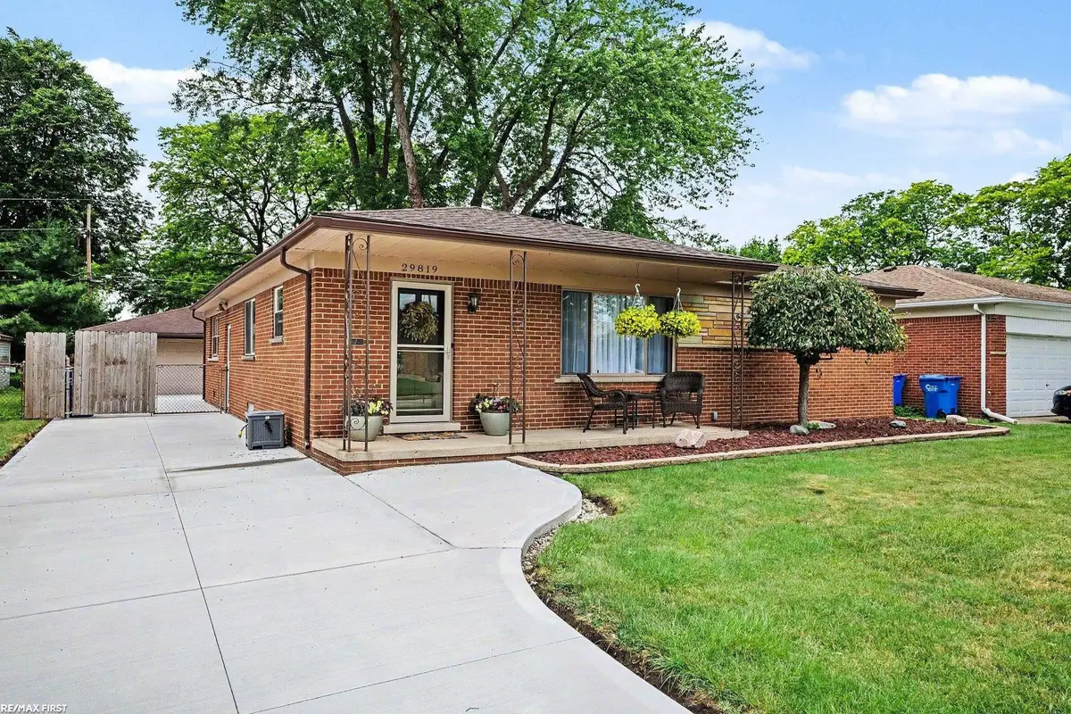 29819 Bonnie DR, Warren, MI 48093 - #1