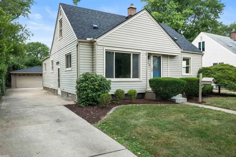 330 Gargantua AVE, Clawson, MI 48017 - #2