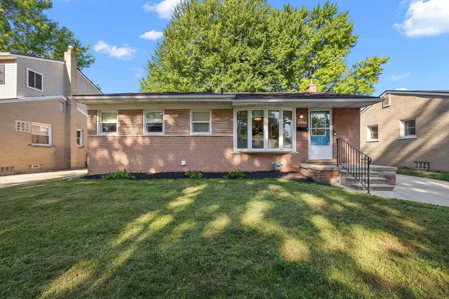 28225 Delton ST, Madison Heights, MI 48071 - #2