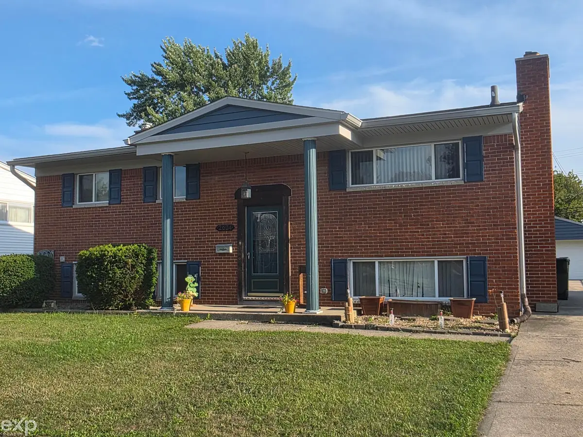2604 Serra DR, Sterling Heights, MI 48310 - #1
