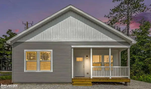 7304 Birchtree RD, Lexington, MI 48450